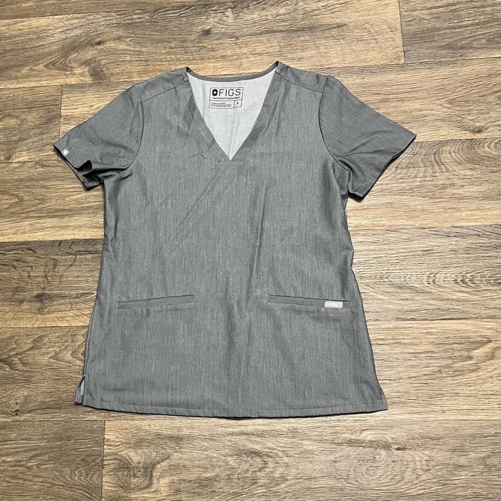 FIGS Technical Collection Casma Top Scrubs Size Small Graphite Gray FW1100